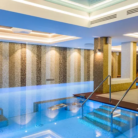 فندق وسبا نيو سيبلينديد - للبالغين فقط 4*