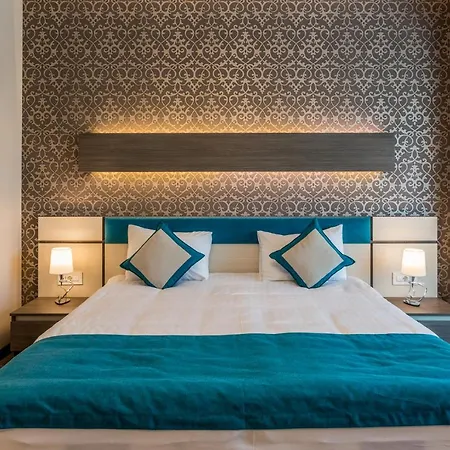 New Splendid & - Adults Only Mamaia