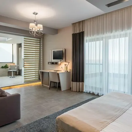 New Splendid & - Adults Only Mamaia